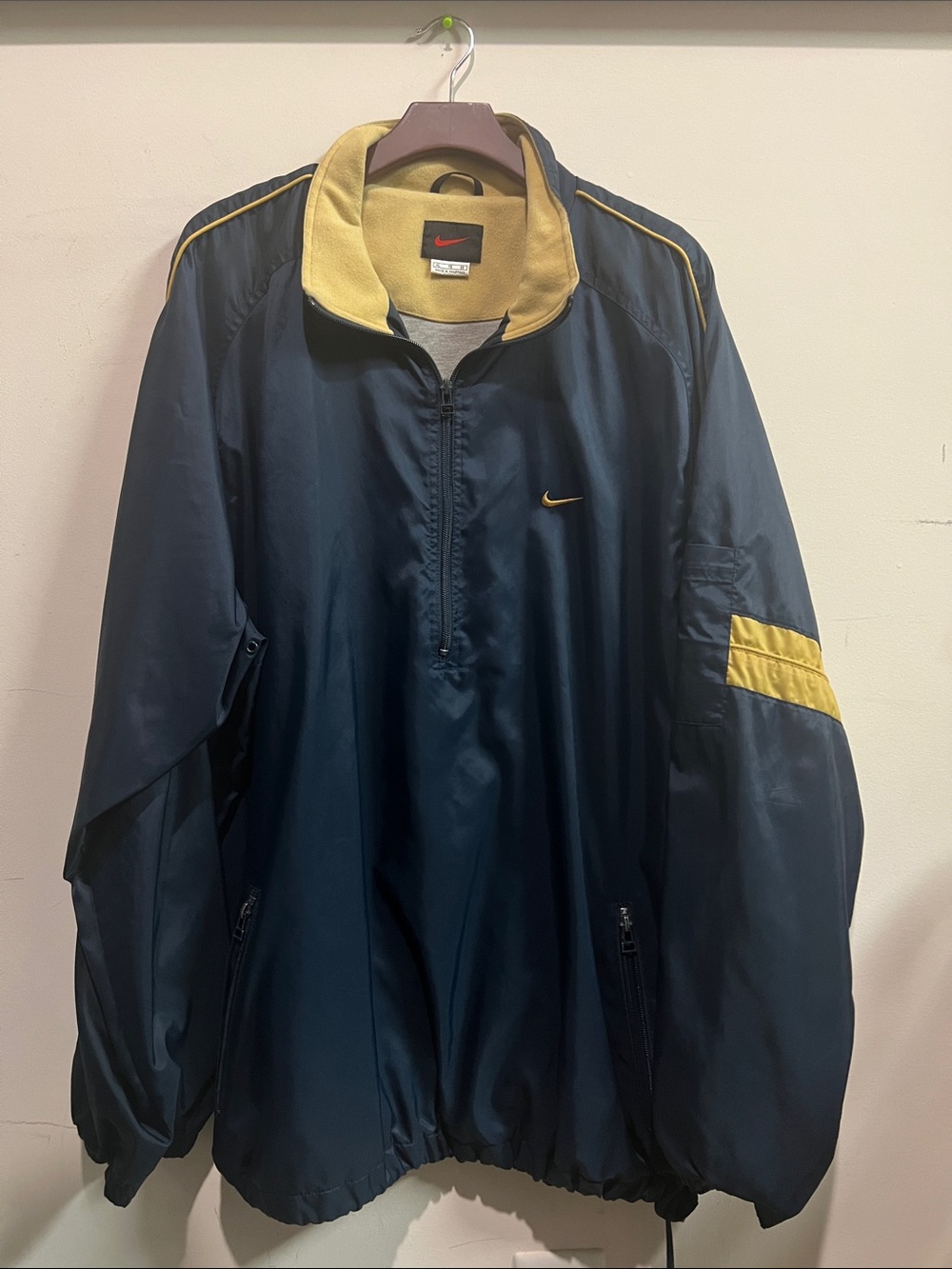 Nike Men’s Navy and Yellow Lightweight Vintage Windbreaker Jacket 90s
